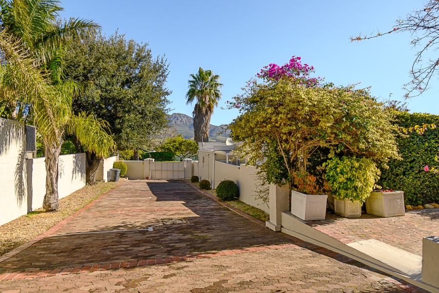 5 Bedroom Property for Sale in Constantia Western Cape